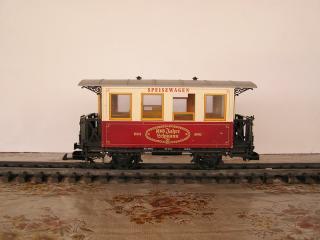 Voiture � essieux restaurant
